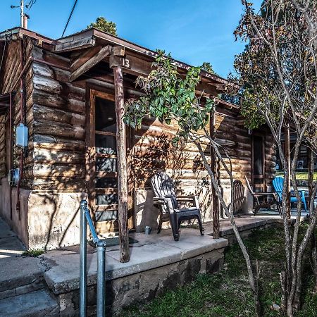 Apache Village Cabinette 13, Queen Bed, Midtown, Sleeps 2 Ruidoso Exterior photo