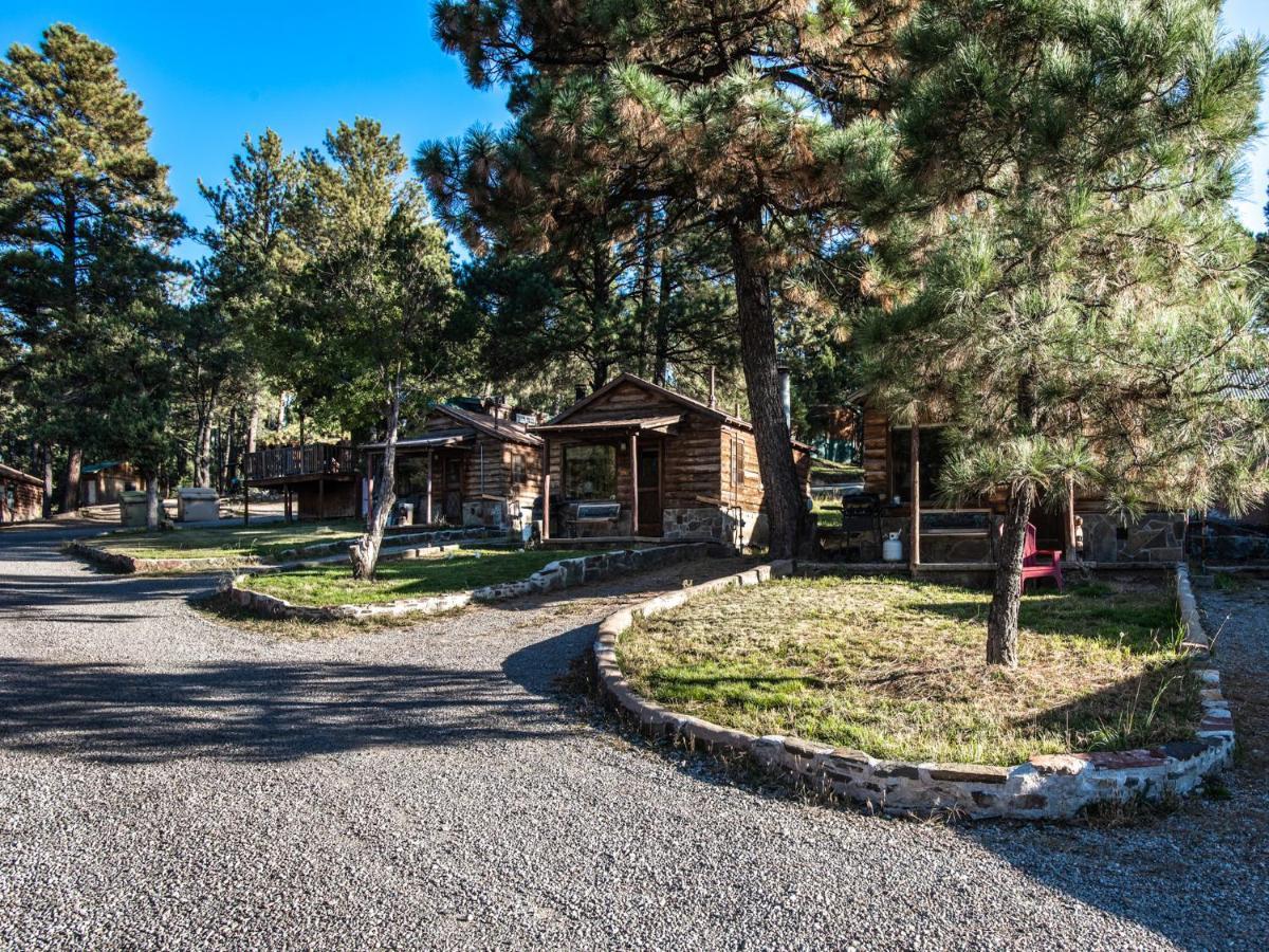 Apache Village Cabinette 13, Queen Bed, Midtown, Sleeps 2 Ruidoso Exterior photo