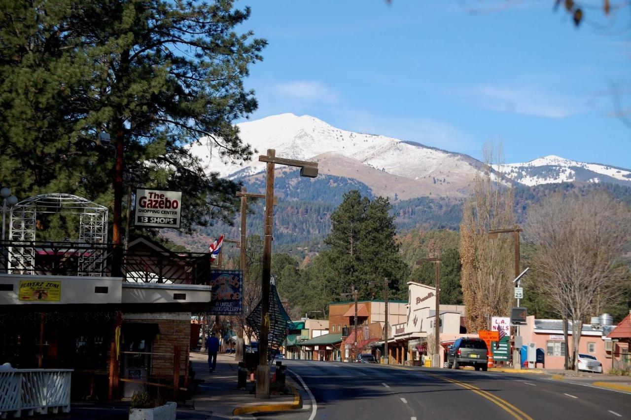 Apache Village Cabinette 13, Queen Bed, Midtown, Sleeps 2 Ruidoso Exterior photo